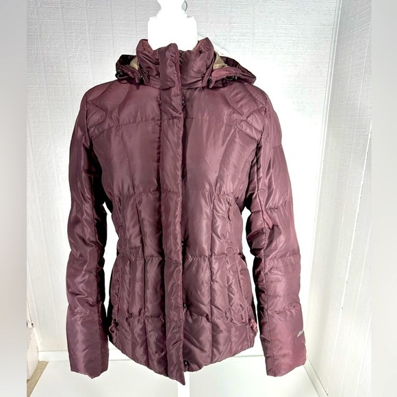Eddie Bauer burgundy hooded puffer jacket size M - Picture 1 of 16
